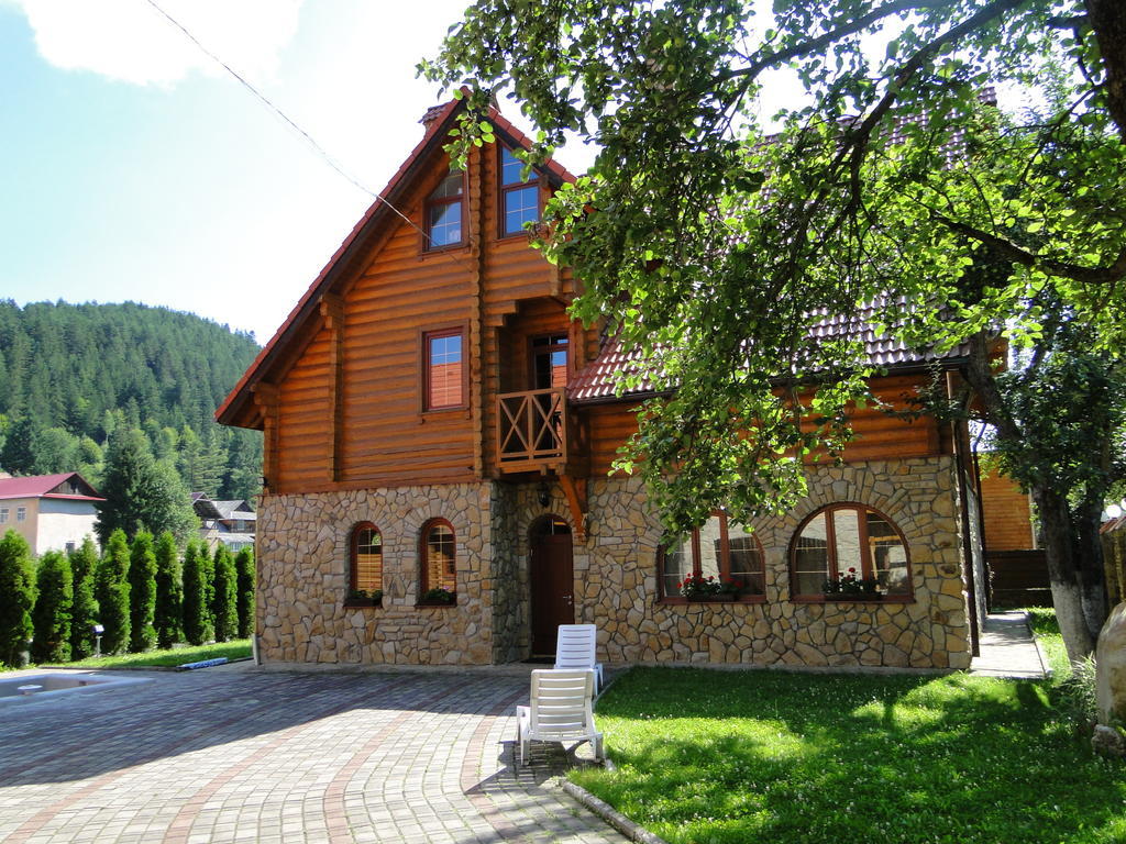 Villa Bilogirya Yaremche Bilik gambar